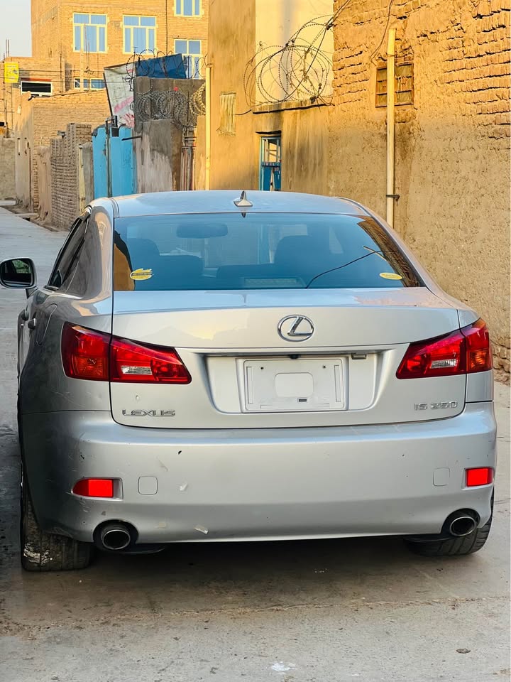 لکسس 2008